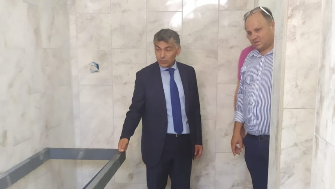 Ebubekir ATİLLA, Hüseyin Pehlivan İlkokulunda Yapılmakta Olan Tadilat Çalışmalarını Yerinde İnceledi
