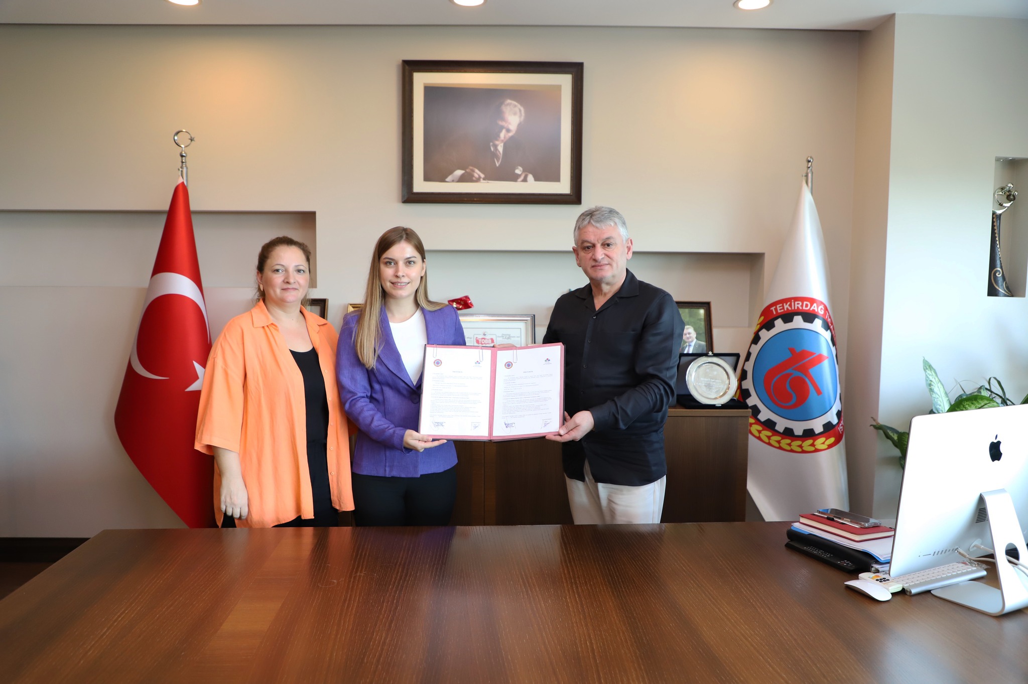 TEKİRDAĞ TSO VE ODA ÜYESİ PYRAMİD DİL AKADEMİSİ ARASINDA İŞ BİRLİĞİ PROTOKOLÜ İMZALANDI