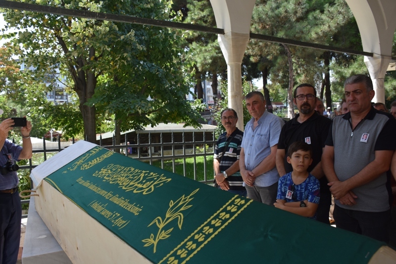 EMEKLİ ÖĞRETMEN  HALİL DİNLER VEFAT ETTİ