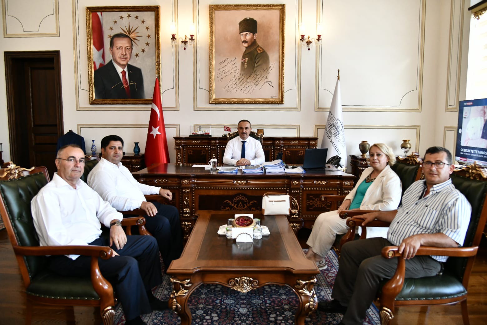 Muratlı İş Adamları Derneği Başkanı ve Dernek Üyelerinden Vali Soytürk’e Hayırlı Olsun Ziyareti