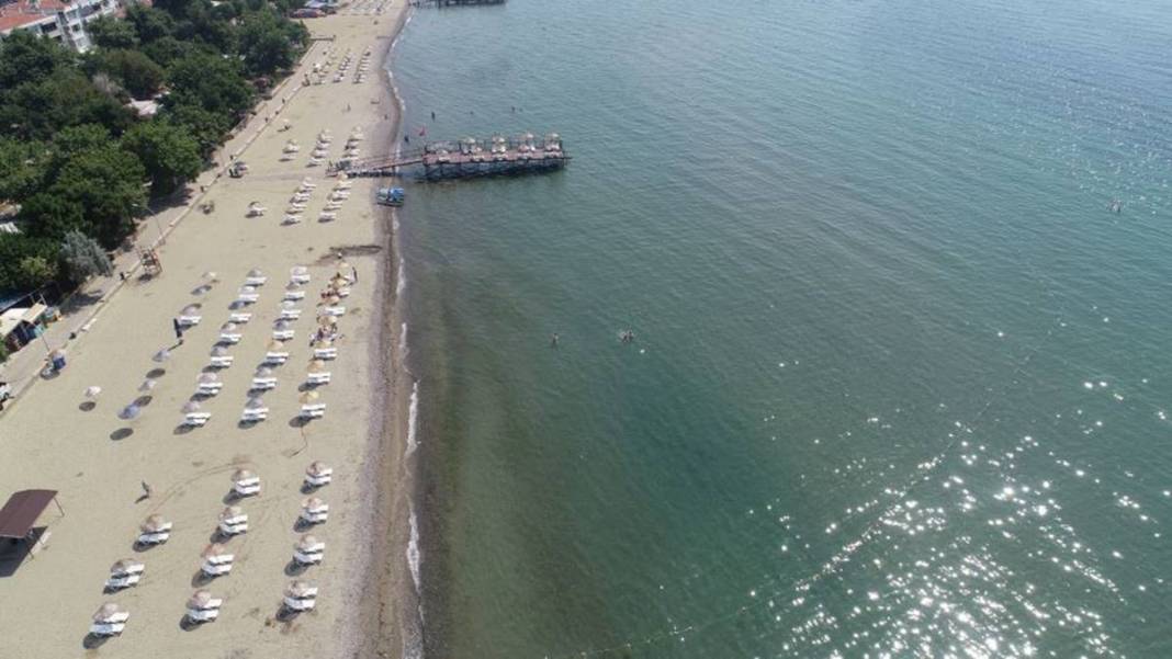 Mavi bayraklı plajların tatil için sıklıkla tercih edildiğini ifade eden Alpay Var