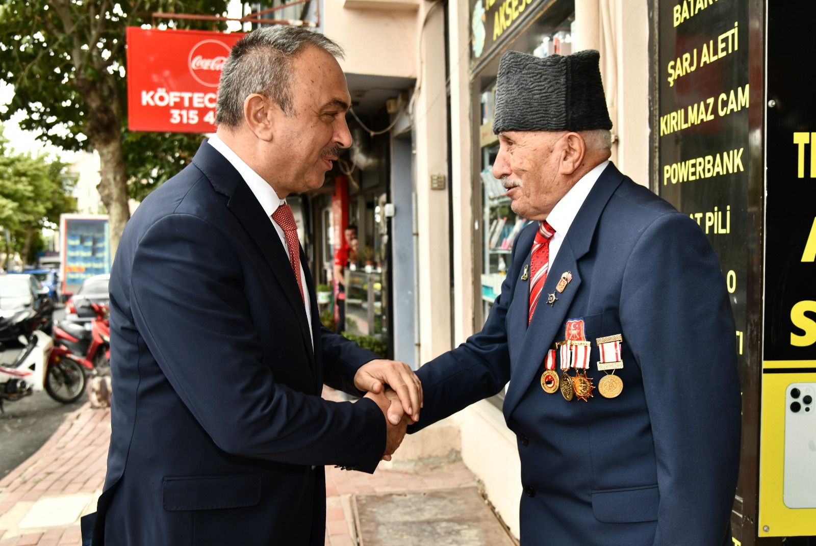 Vali Soytürk Muharip Gaziler Derneğini Ziyaret Etti