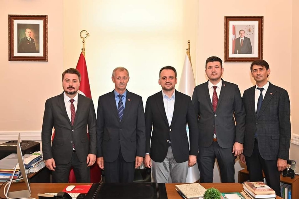 HÜSEYİN UZUNLAR, GENÇLİK VE SPOR BAKAN YARDIMCISI ENES EMİNOĞLU’NU AĞIRLADI