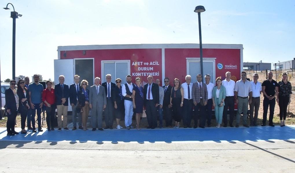 ROTARY KULÜBÜ’NDEN BÜYÜKŞEHİRE DEPREM KONTEYNERİ DESTEĞİ