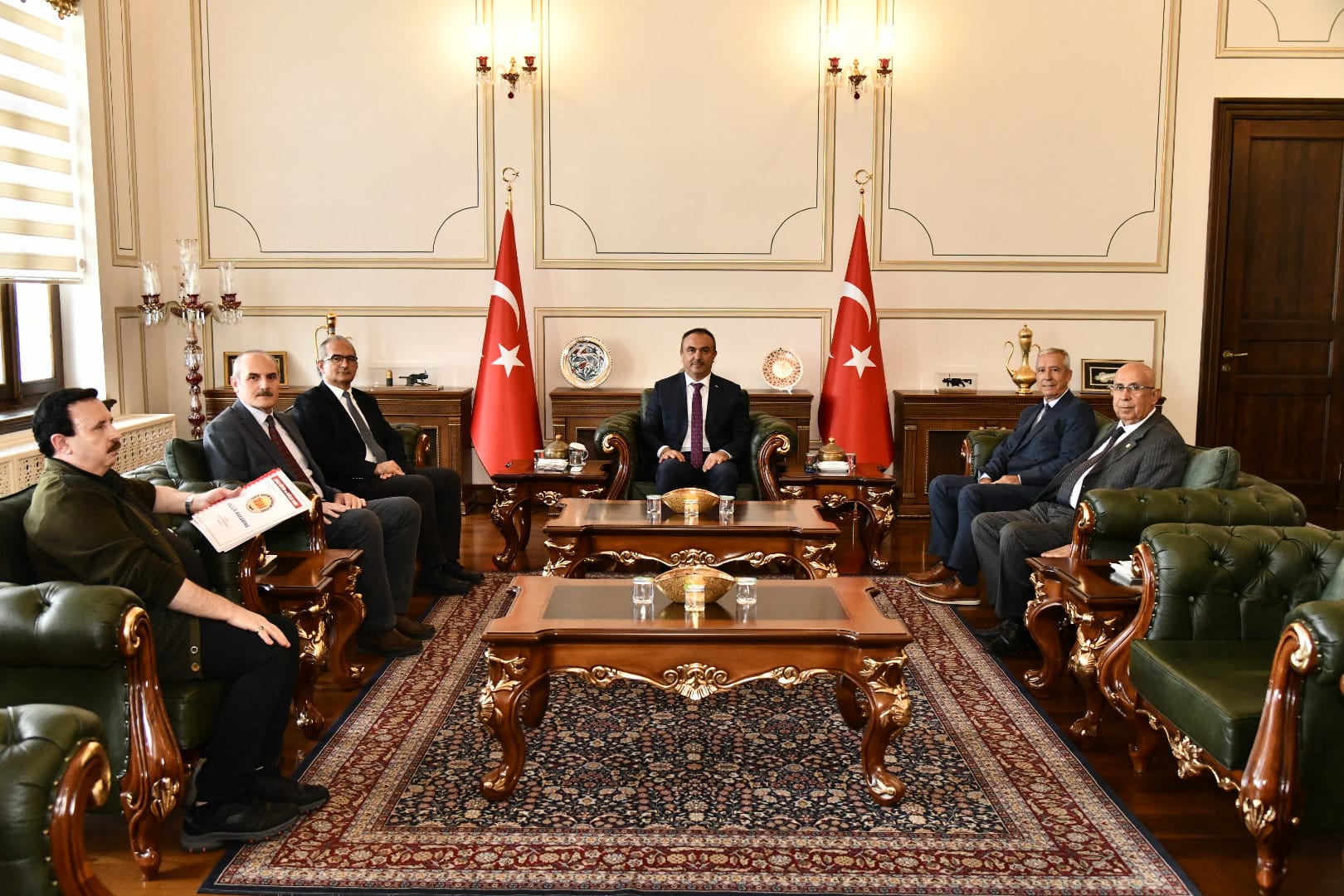 Çorlu Devlet Hastanesi Başhekimi Doç. Dr. Mustafa Doğan ve Çorlu Eğitim ve Sağlık Vakfı Üyeleri Vali Recep Soytürk’ü Ziyaret Etti