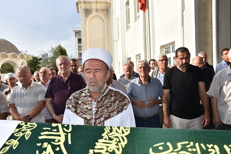HÜSEYİN İZGİ DEFNEDİLDİ..
