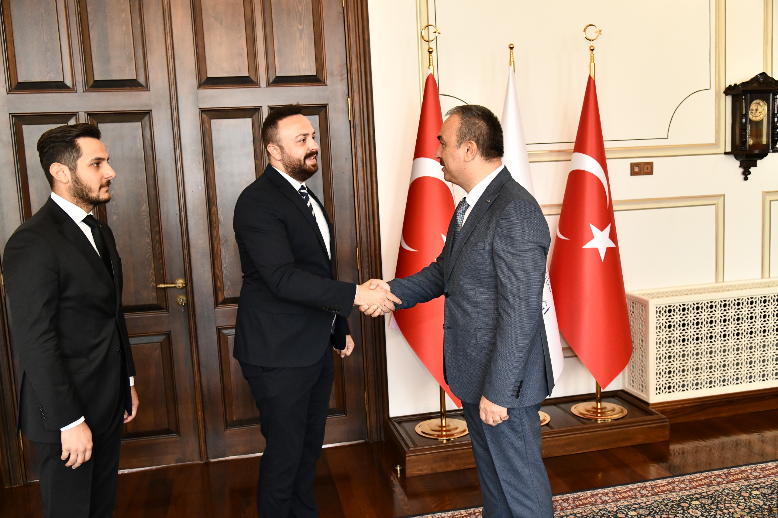MHP İl Başkanı ve Beraberindeki Heyet Vali Soytürk’ü Ziyaret Etti