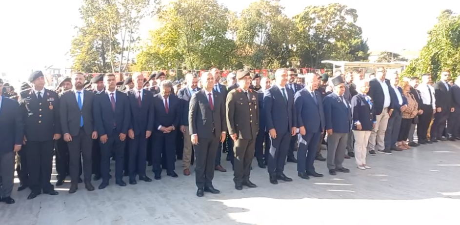 19 Eylül Gaziler Günü kapsamında Tekirdağ Valilik Atatürk Heykelinin önünde tören düzenlendi.