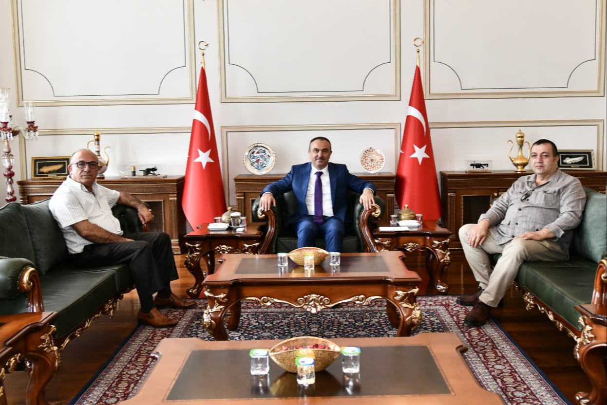 Lüleburgaz Karadenizliler Derneği Başkanı ve Dernek Üyesi’nden Vali Soytürk’e Ziyaret