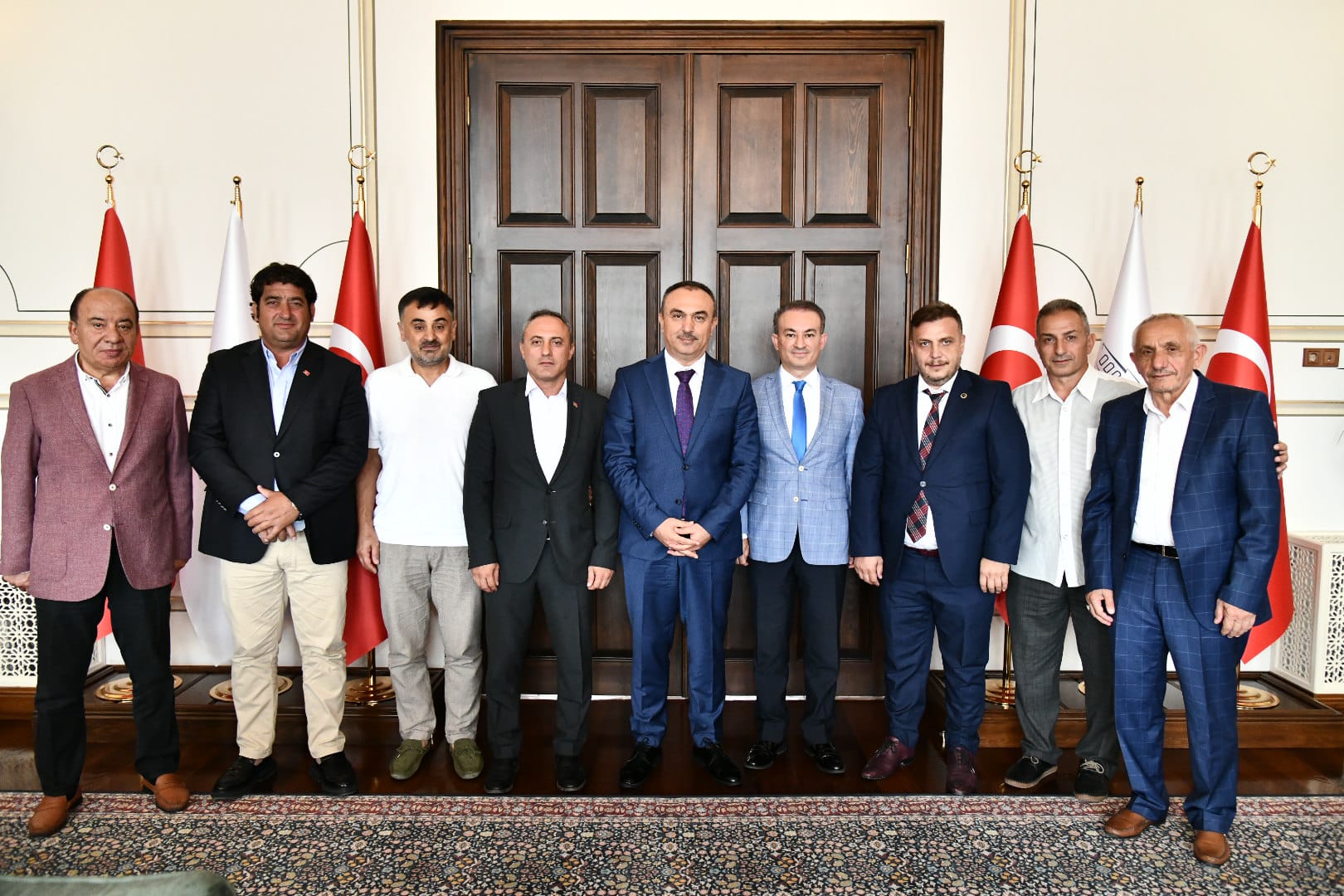 İstanbul Trabzon Araklı İlçesi Ayvadere Köyü Dernek Başkanı ve Dernek Üyelerinden Vali Soytürk’e Ziyaret