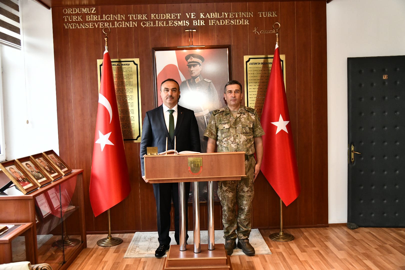 Vali Soytürk Garnizon Komutanına İade-i Ziyarette Bulundu