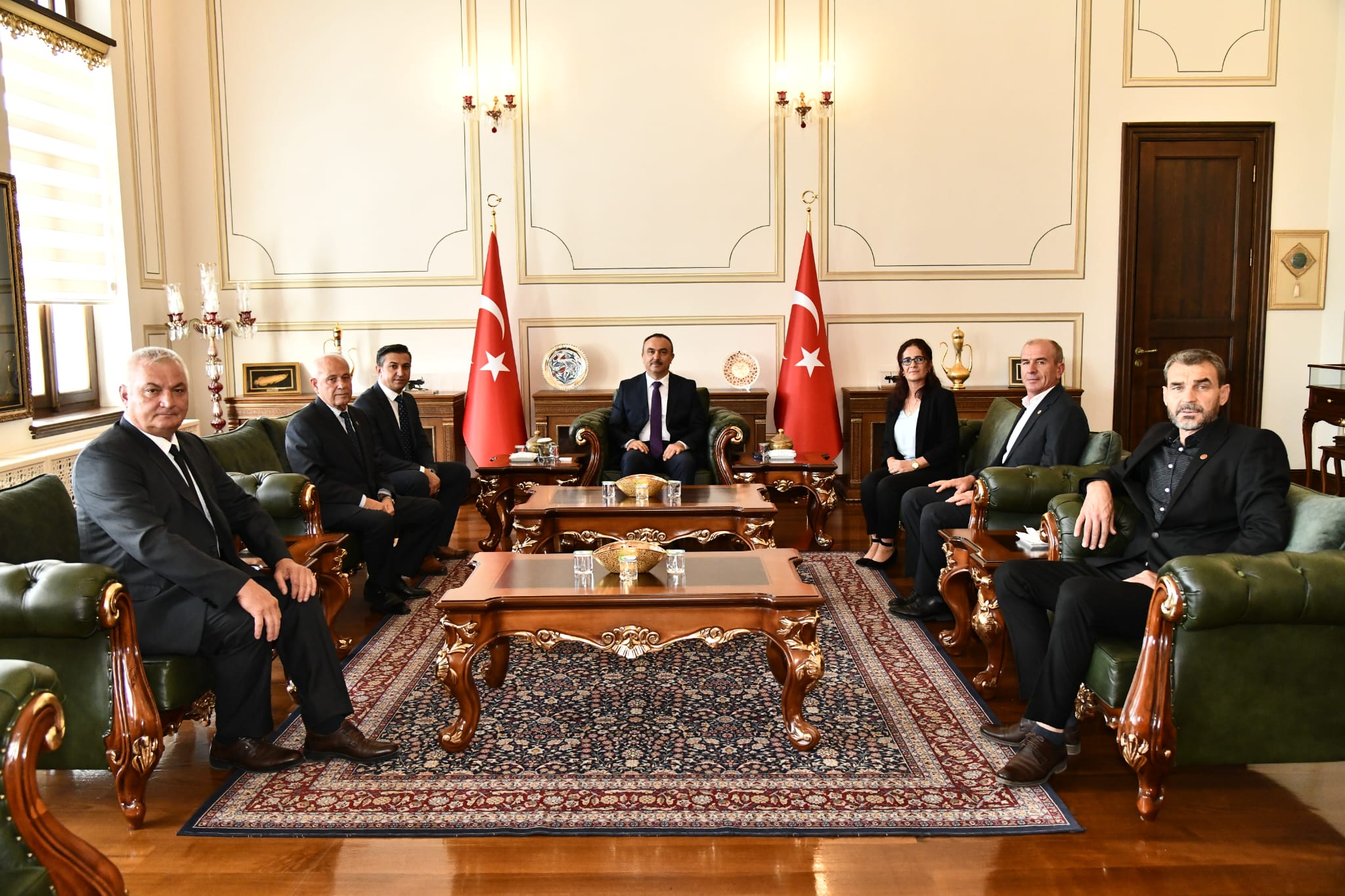 Malkara Muhtarlar Derneği Başkanı ve Derneğe Üye Muhtarlardan Vali Soytürk’e Ziyaret