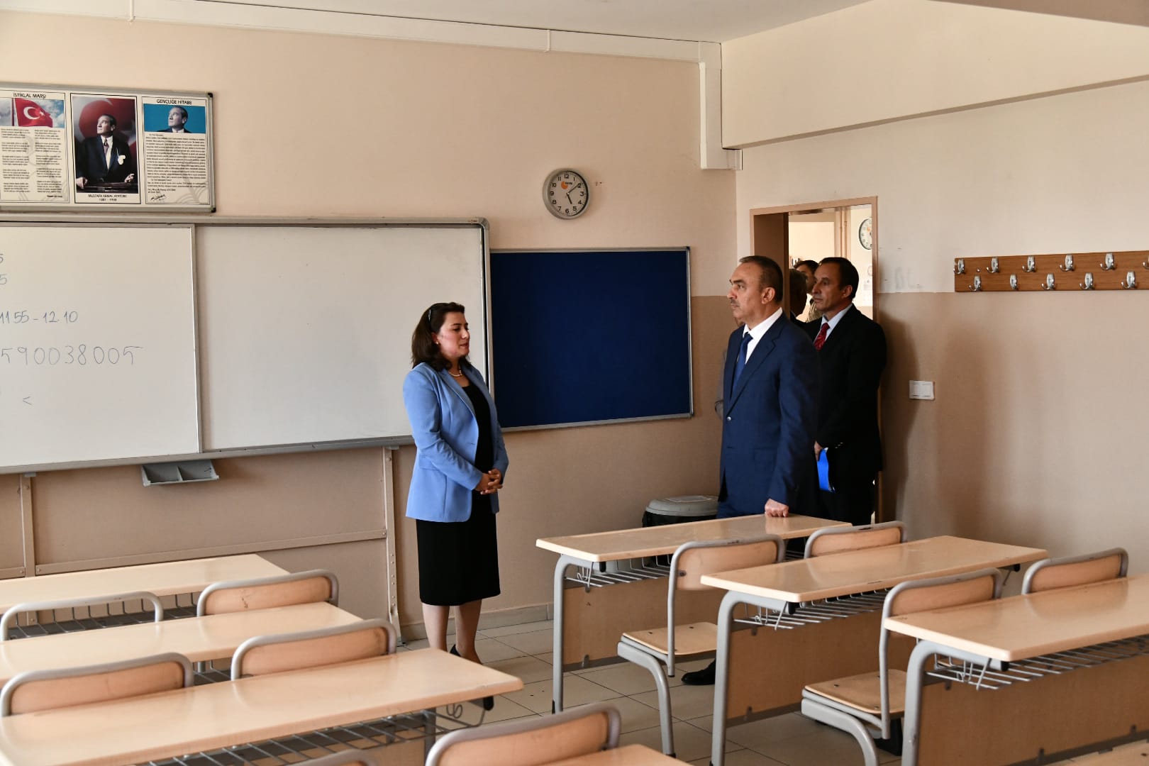 Vali Soytürk ve Eşi Nurdan Soytürk 2023-2024 Eğitim-Öğretim Yılı’na Hazırlanan Okulları Ziyaret Etti