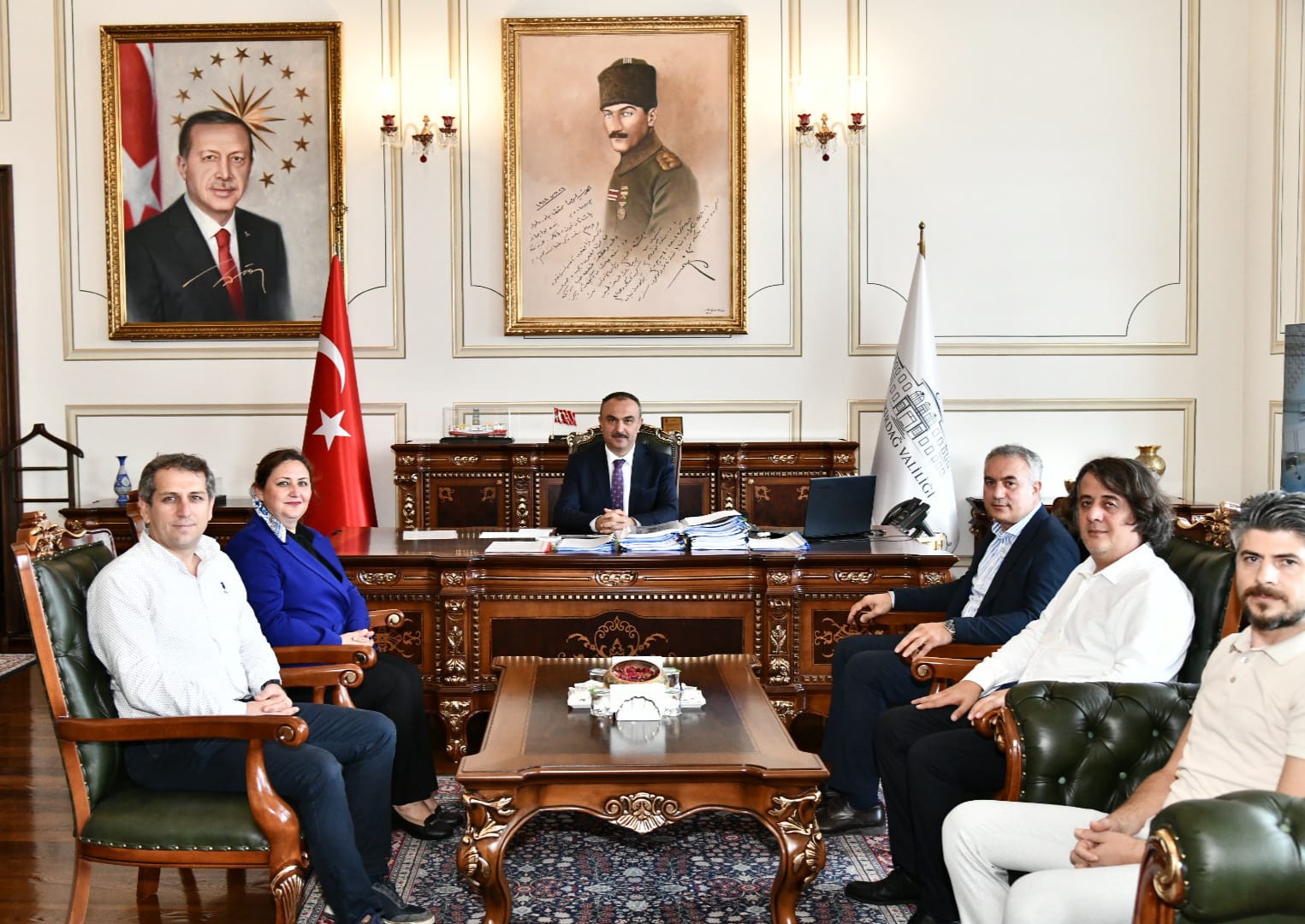 Sağlık ve Sosyal Hizmet Çalışanları Sendikası Tekirdağ Şubesi Başkanı ve Sendika Üyeleri Vali Soytürk’ü Ziyaret Etti
