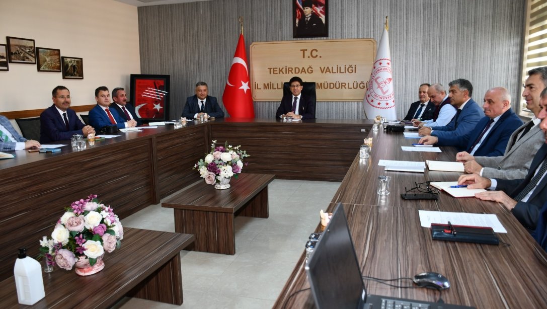 Ersan Ulusan Başkanlığında İlçe Millî Eğitim Müdürleri Kurulu Toplantısı Yapıldı