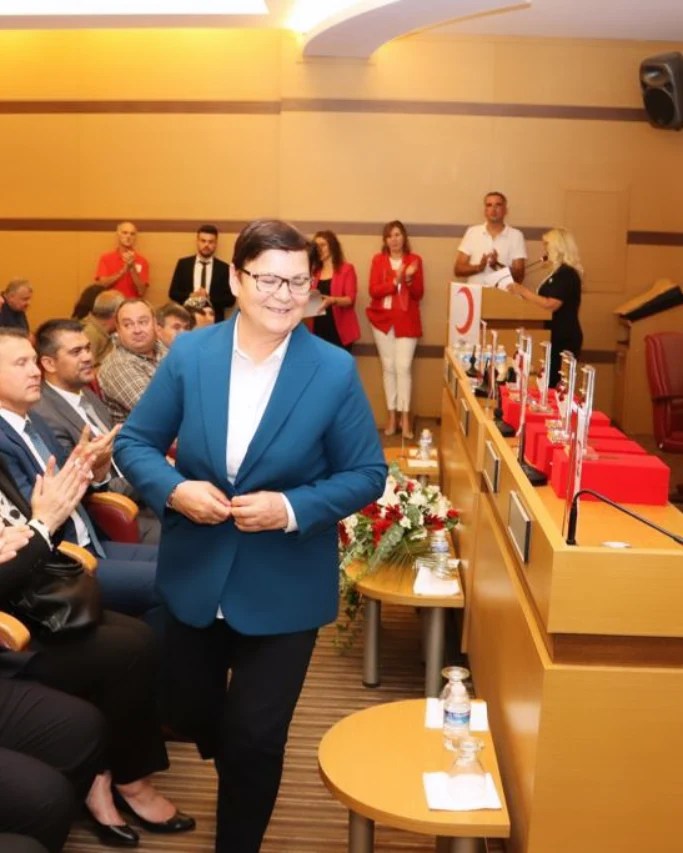 Kurtardıkları nice canlar adına madalya ve beratlarını takdim edildi