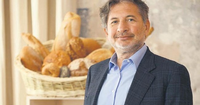 Komşu Fırın ve Uno ekmeklerinin sahibi Hasip Gencer akciğer kanseri tedavisi sürecinde hayatını kaybetti.