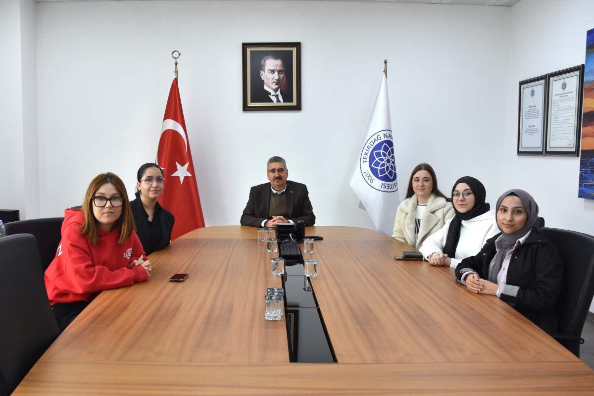 Hukuk Fakültesi Öğrencilerinden Rektöre Ziyaret