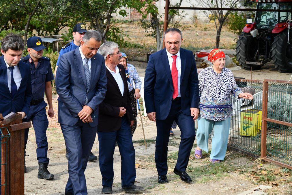 Vali Soytürk ve Eşi Nurdan Soytürk Yaşlı Vatandaşımız Hafize Sezer’i Ziyaret Etti