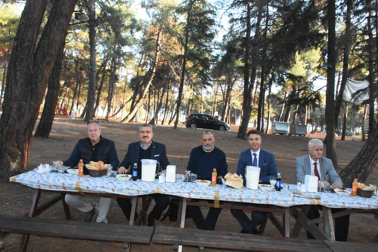 NKÜ Rektörü Gazetecilere piknik verdi