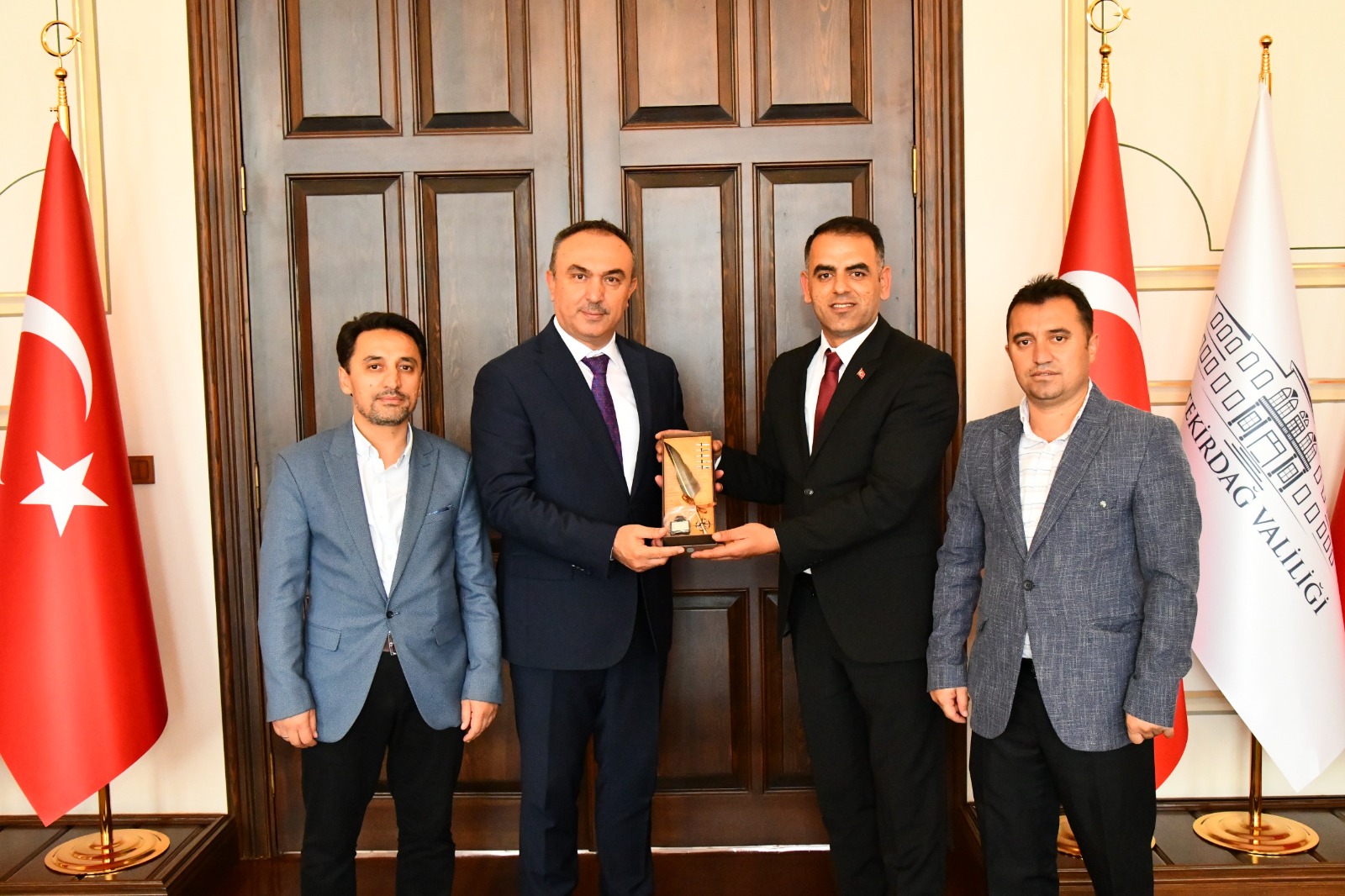 Ergene Şehit ve Gazi Aileleri Derneği Başkanı ile Şehit ve Gazi Ailelerinden Vali Soytürk’e Ziyaret