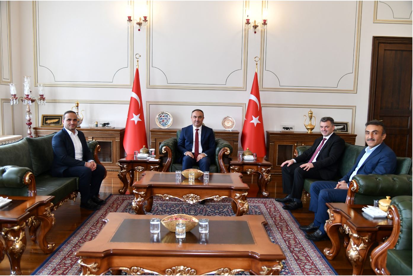 Karasu Belediye Başkanı Vali Soytürk’ü Ziyaret Etti