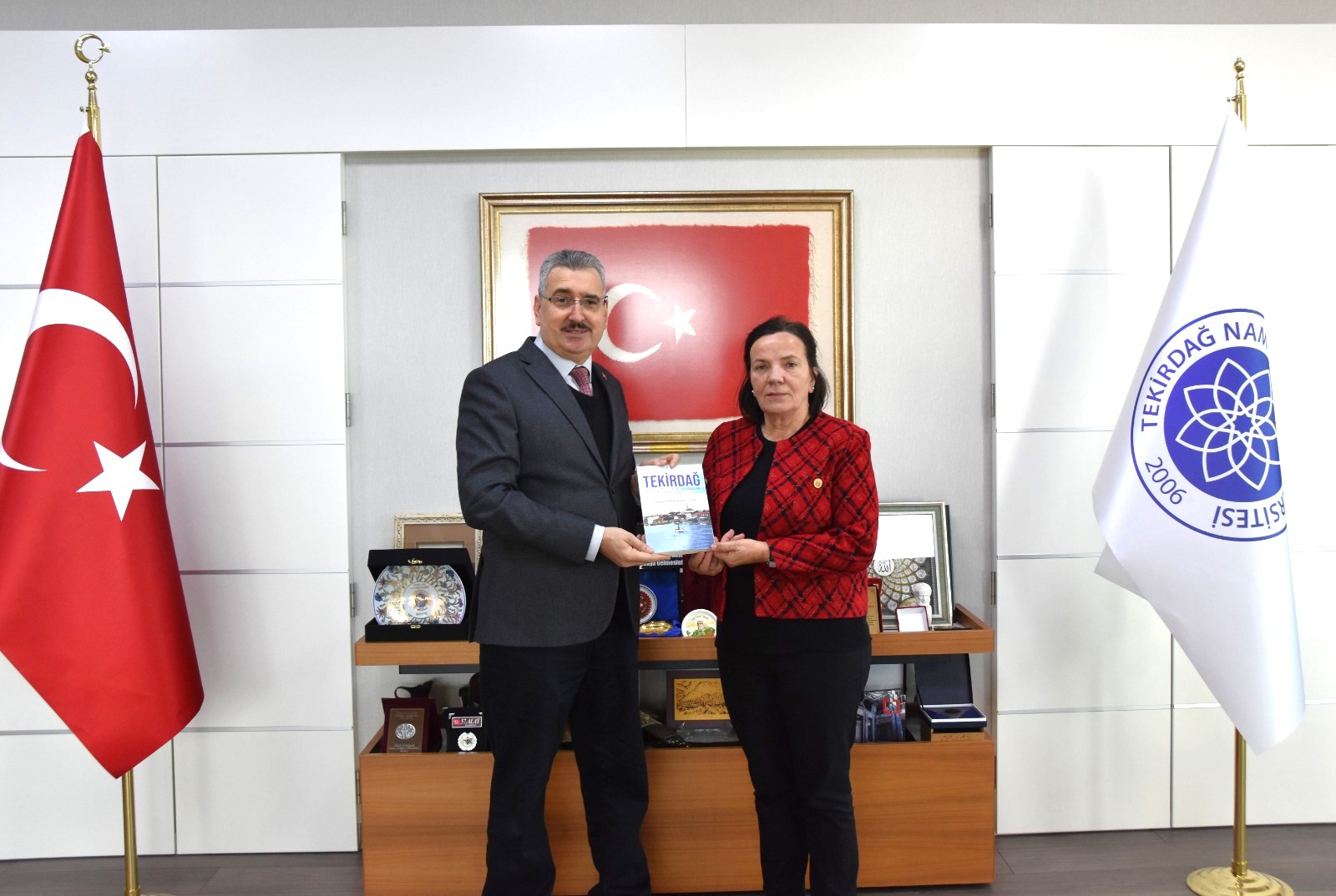 Prof. Dr. Ayşen ETİ SİNA’dan Kitap Takdimi