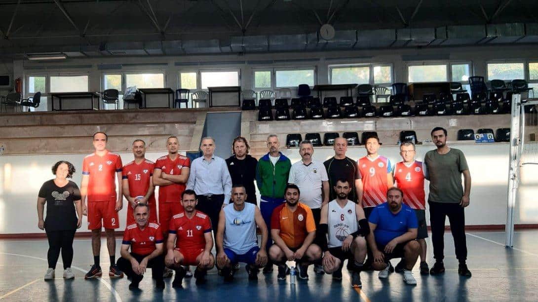 24 Kasım Öğretmenler Günü Anısına Okullar Arası İlçe Voleybol Turnuvası Başladı