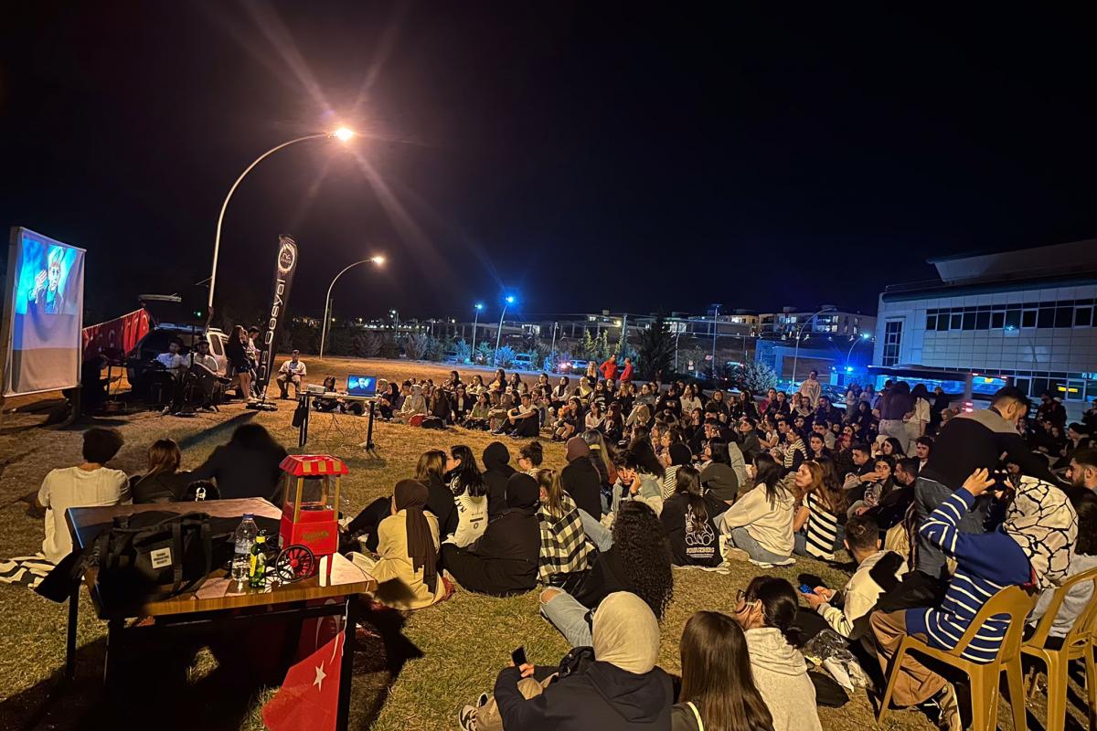 Tekirdağ NKÜ’de Açık Hava Sinema Gösterimi