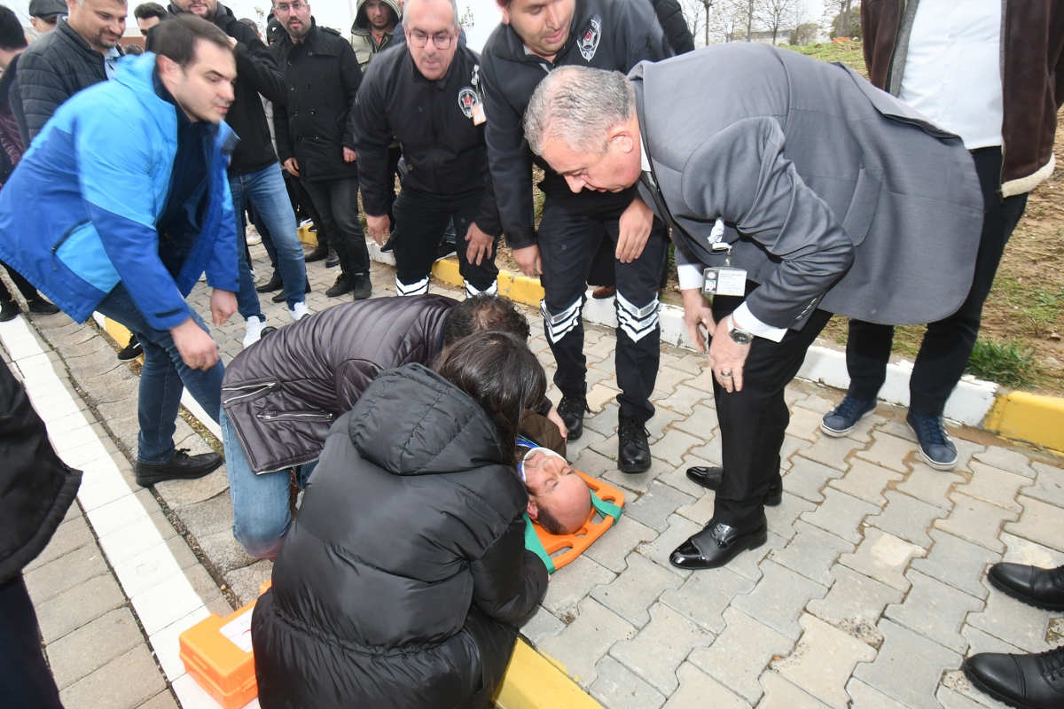 Tekirdağ NKÜ Rektörlük Binasında Yangın ve Tahliye Tatbikatı Yapıldı