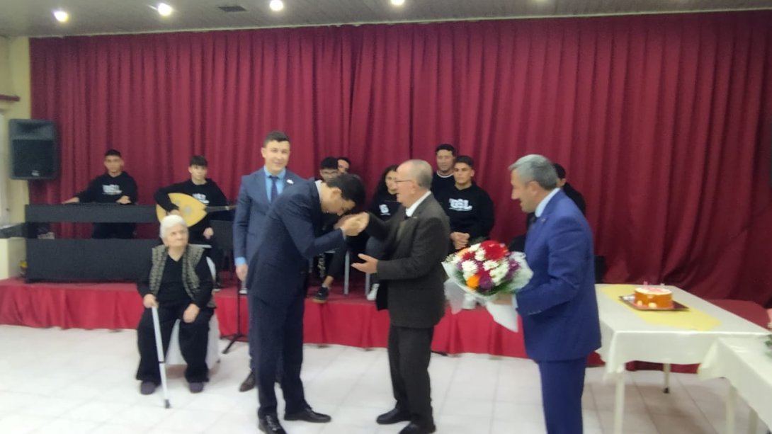 Ersan Ulusan Çorlu Huzurevindeki Eğitimin Çınarları Emekli Öğretmenlerimizi Ziyaret Etti.