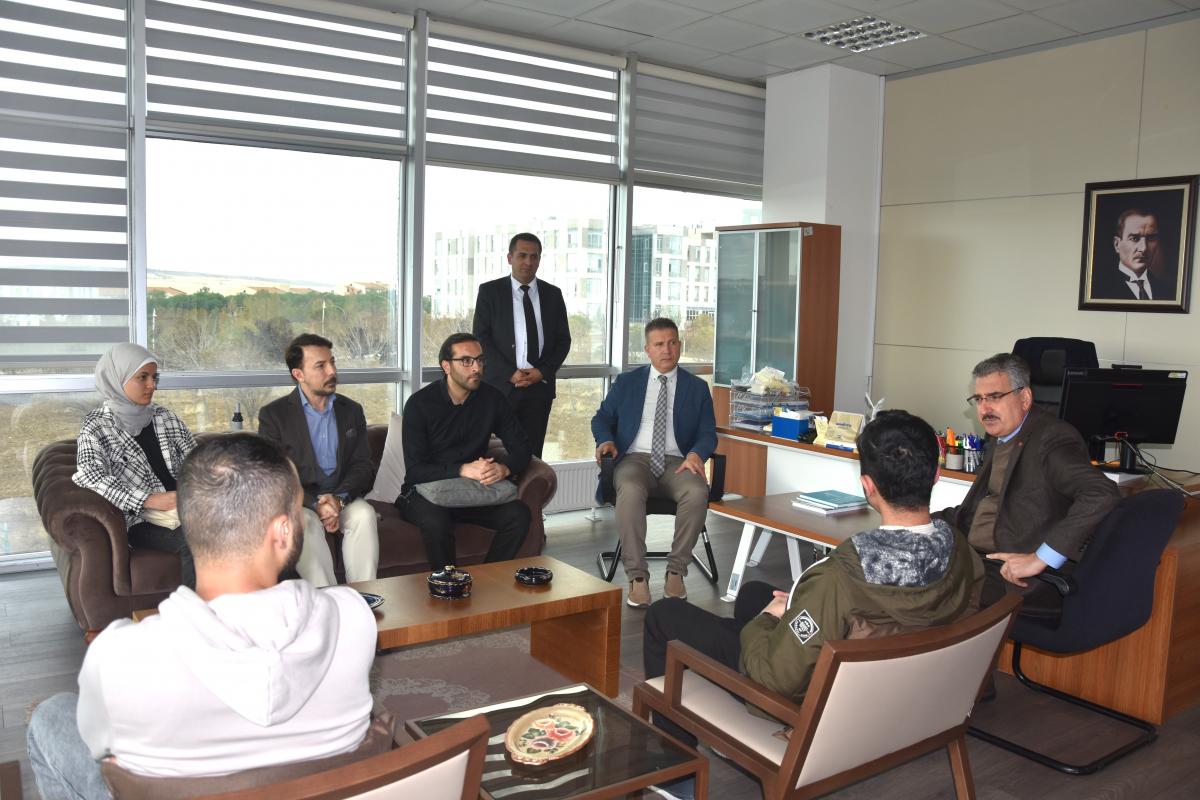 NKÜ Rektörü Prof. Dr. Mümin ŞAHİN Filistinli Öğrencilerle Bir Araya Geldi