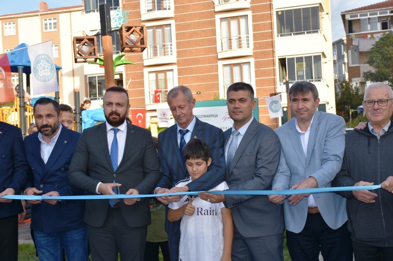ÇİFTLİKÖNÜ MAHALLESİ OYUN ALANI VE ÇOCUK BAHÇESİ YENİDEN DÜZENLENEREK BU GÜN AÇILDI.