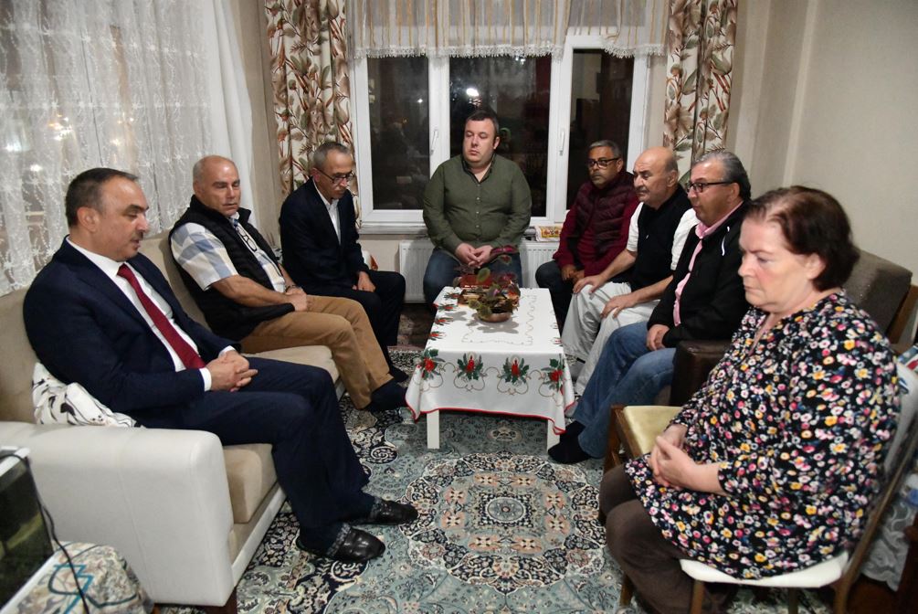 Vali Soytürk Vefat Eden Muhtarın Ailesine Taziyelerini İletti