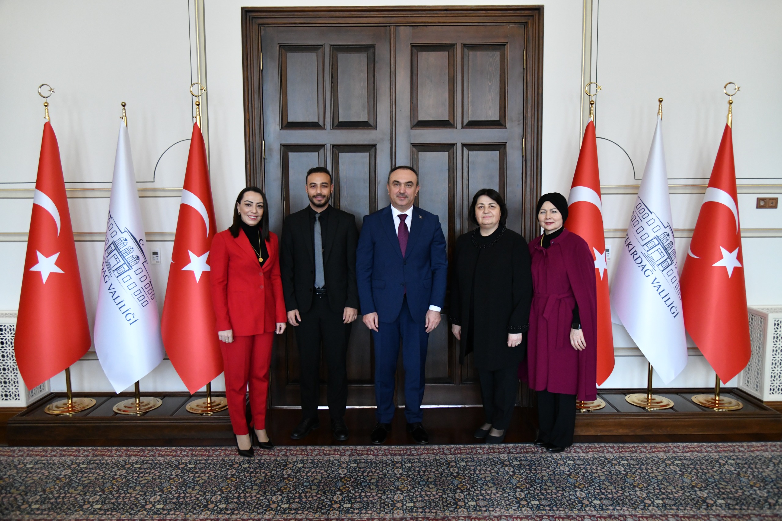 Dr. Sadık Ahmet’in Eşi Işık Ahmet Vali Soytürk’ü Makamında Ziyaret Etti