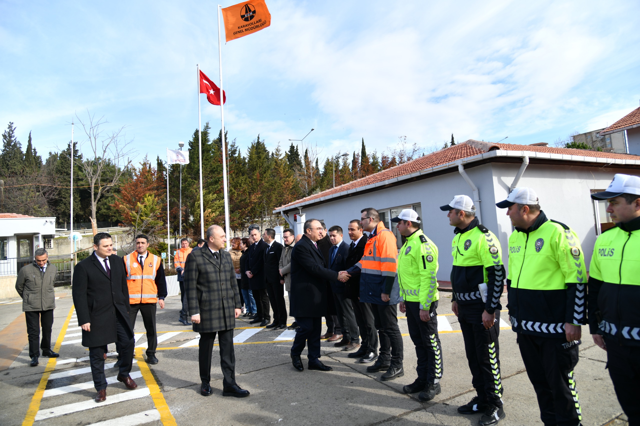 Vali Soytürk Karayolları 18. Şube Şefliğini Ziyaret Etti