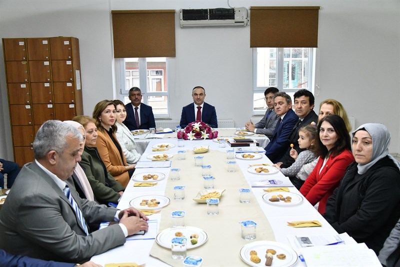 Vali Soytürk Süleymanpaşa İlkokulunu Ziyaret Etti