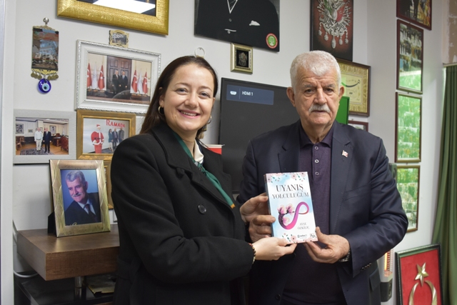 Ayşe Özkılıç’ın Uyanış Yolculuğum kitabının 3. baskısı yayınlandı
