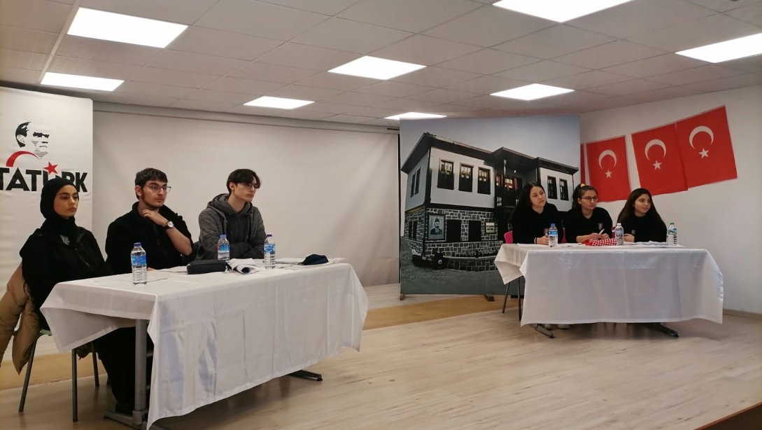 Liseler Arası Münazara Yarışmasının I.Turu Tamamlandı