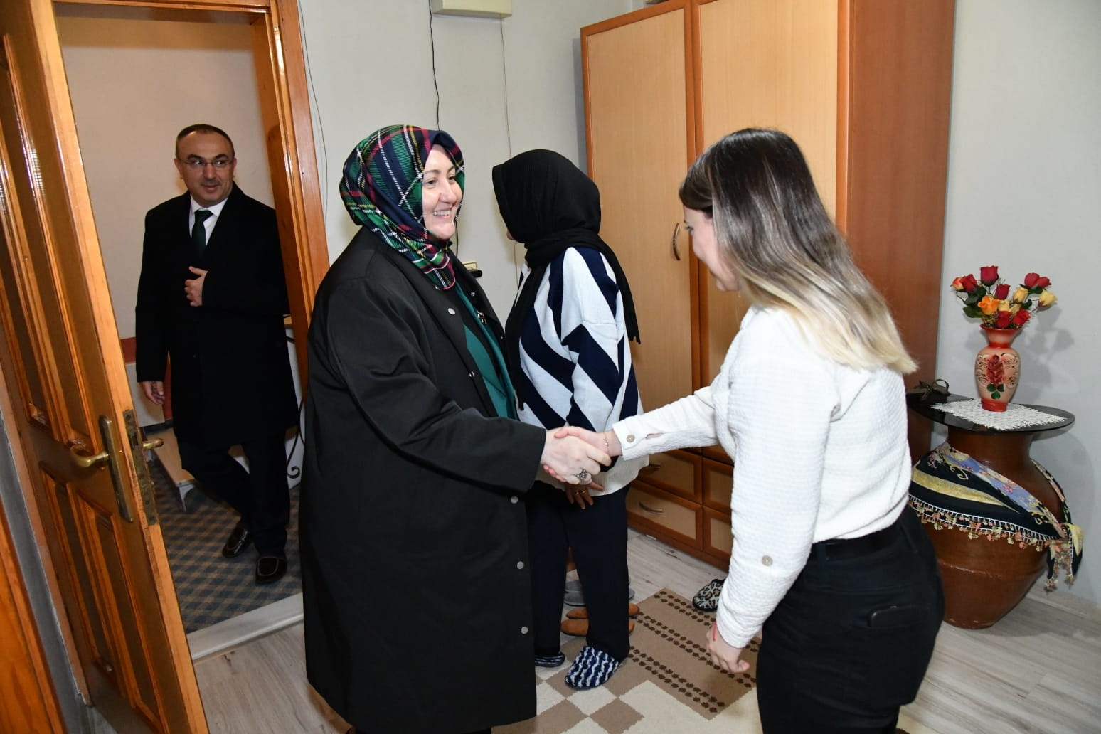 Vali Soytürk ve Eşi Nurdan Soytürk Şehit Gökçen Koşal’ın Ailesini Ziyaret Etti