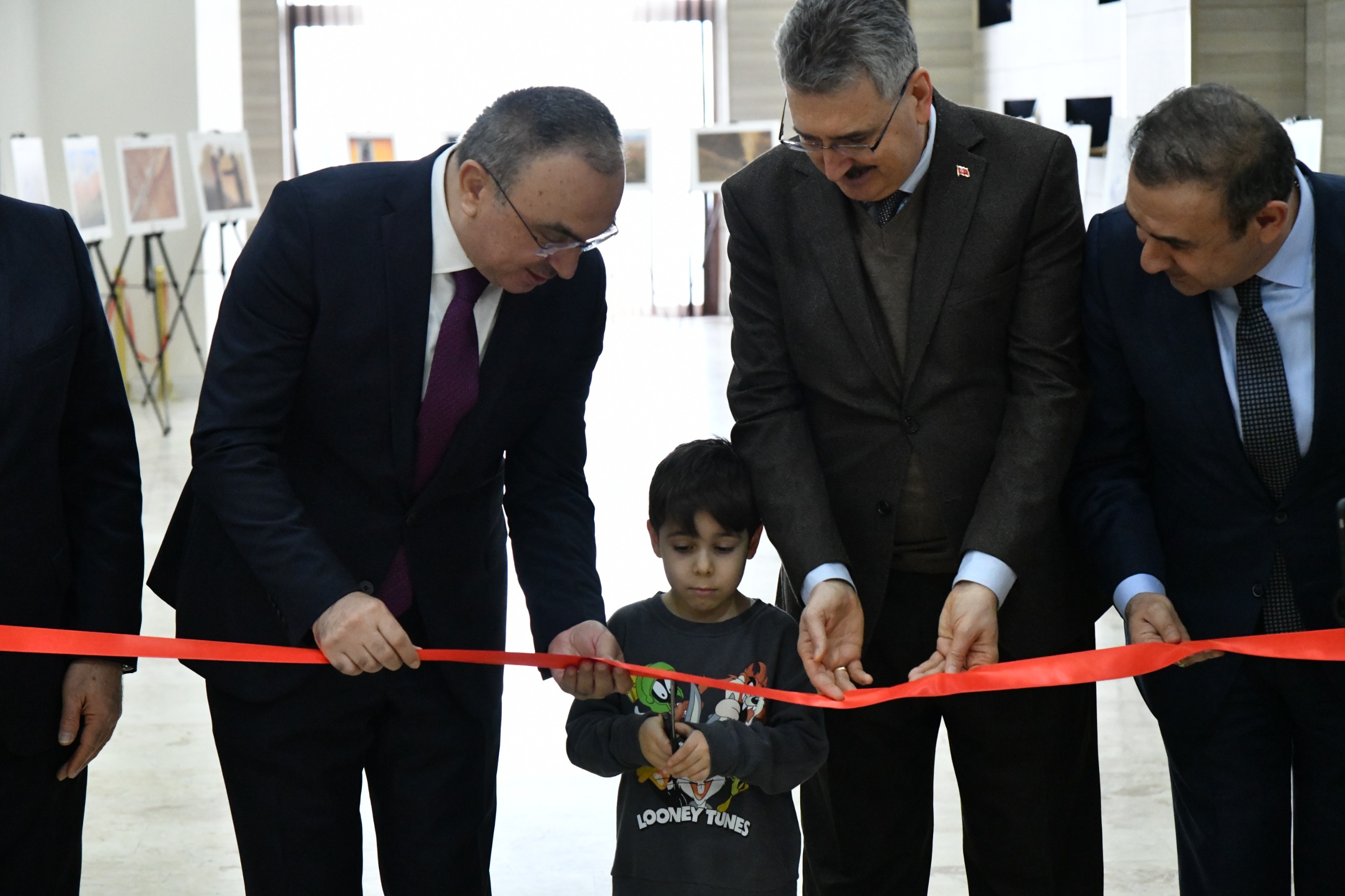 Vali Soytürk 13. Tarım, Orman ve İnsan Fotoğraf Sergisi’nin Açılışını Yaptı