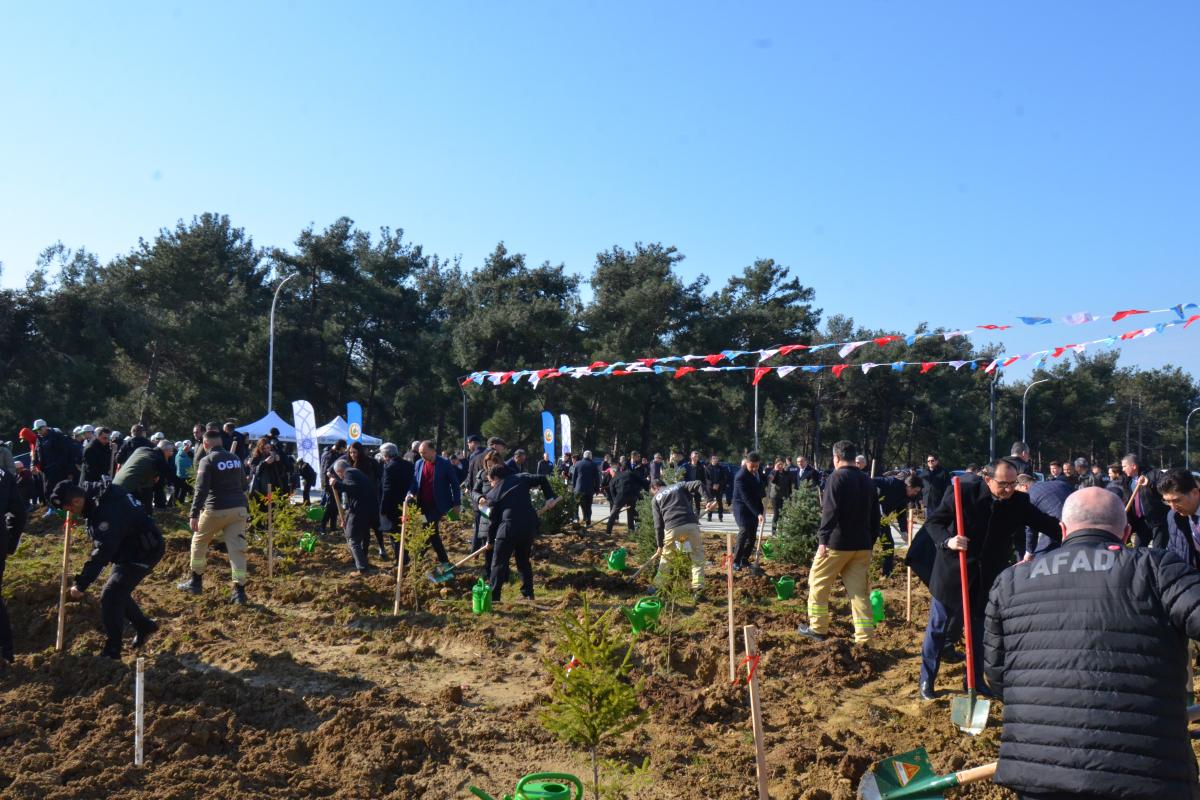 Dünya Ormancılık Günü Dolayısıyla NKÜ de Fidan Dikimi Gerçekleşti