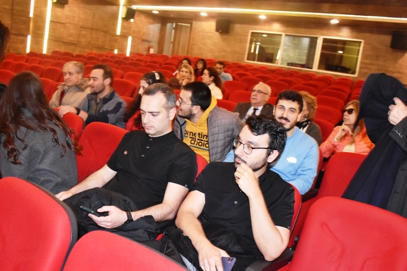 Namık Kemal Üniversitesi Tıp Fakültesi öğrencilerine ödülleri verildi.