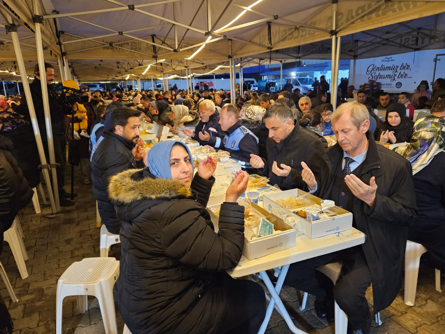 Gönül Sofrası iftar programları Altınova Mahallesi ile başlıyor