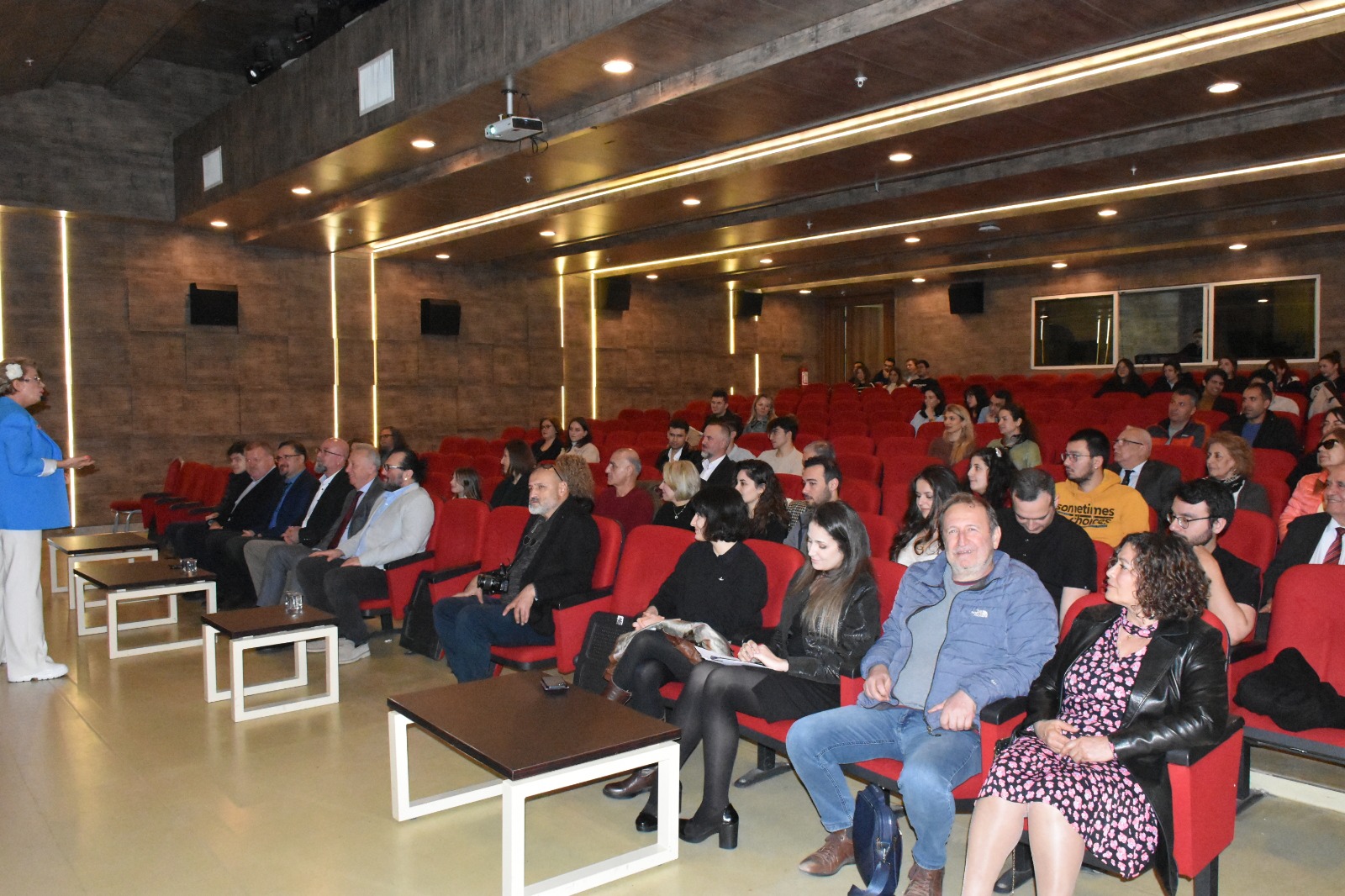 Doktorlar ve öğrenciler ödüllerini aldılar
