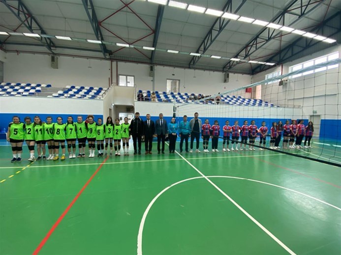 YILDIZ VE KÜÇÜK KIZLAR VOLEYBOL İLÇE BİRİNCİLİĞİ MÜSABAKALARI ERGENE İLÇEMİZDE BAŞLADI.