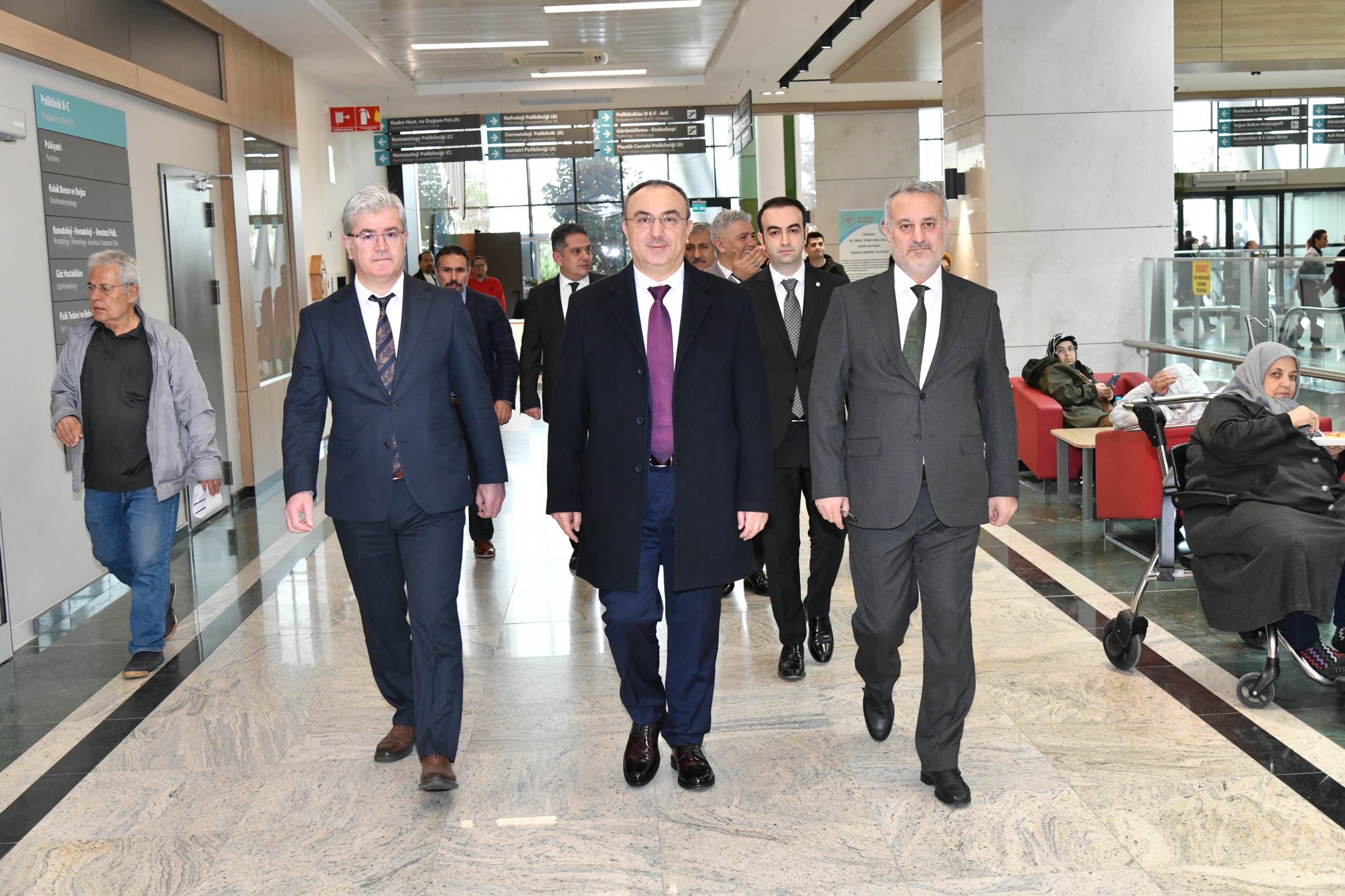Vali Soytürk Sağlık Personellerine “Başarı Belgesi” Taktim Etti
