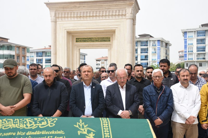 Hüseyin Dinçer defnedildi