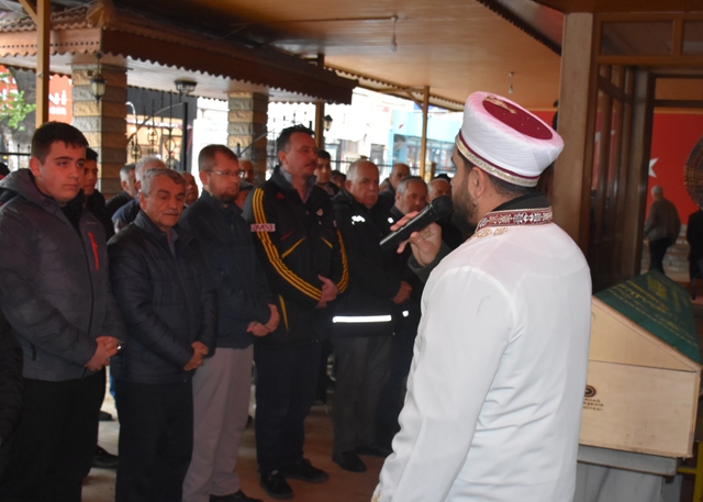 Mustafa Şenyer defnedildi