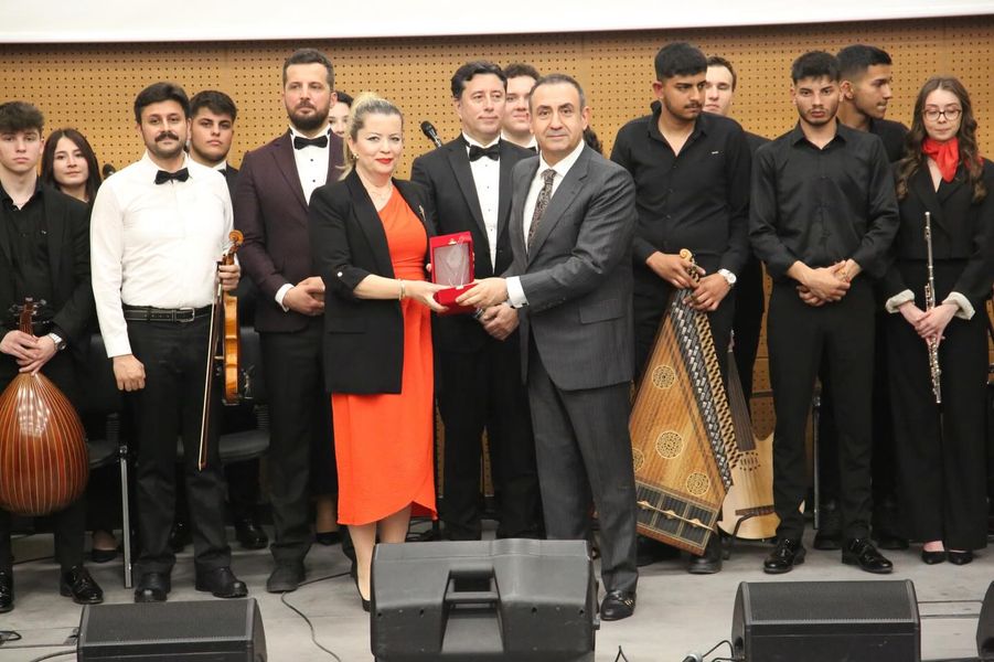 Polis ile nağmelerde buluşalım konseri